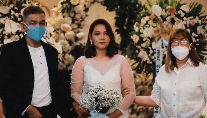 WATCH: Bride marries slain groom in Bulacan