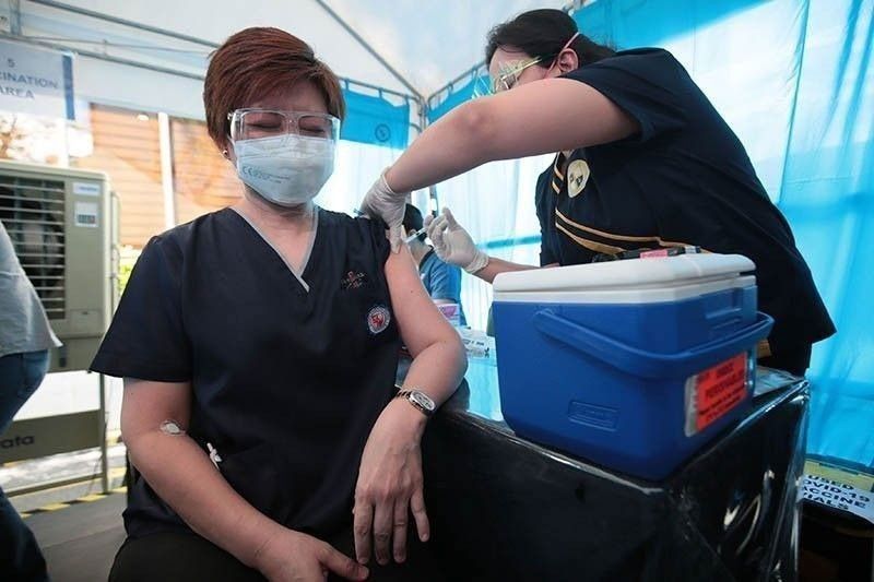 5,000 health workers to get boosters in Quezon City