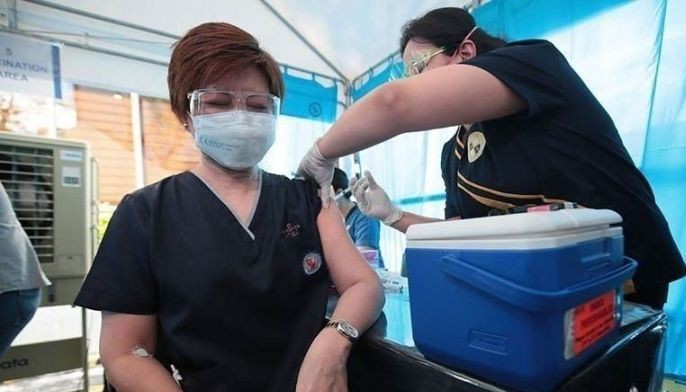 5,000 health workers to get boosters in Quezon City