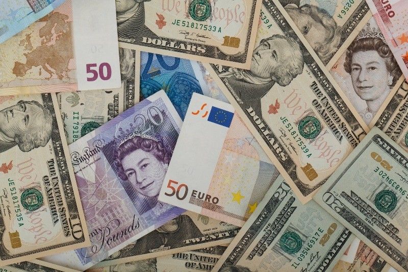 Posisi dolar Filipina kembali surplus di bulan Oktober