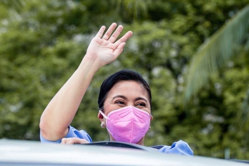 Robredo meets with local officials, supporters in Cavite