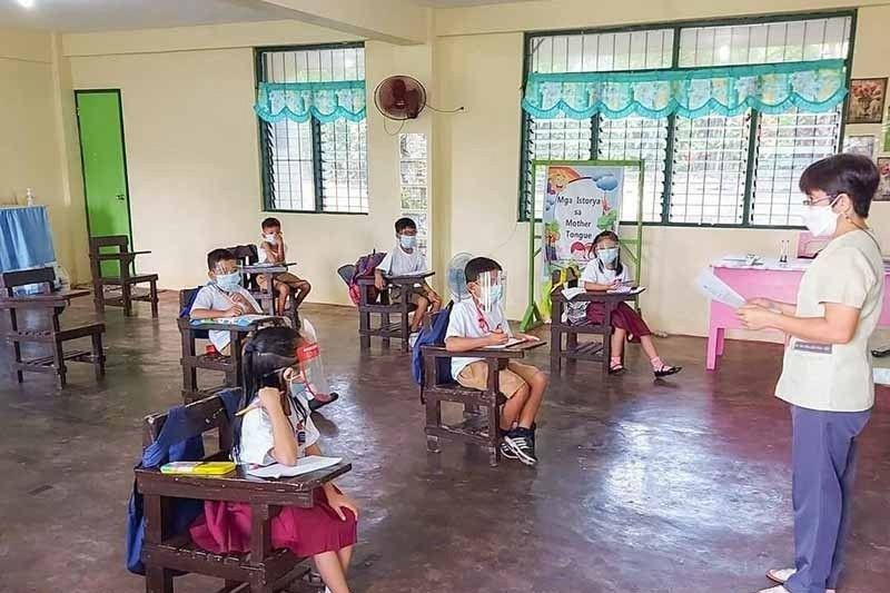 Sekolah Kota Quezon siap untuk kelas tatap muka percontohan