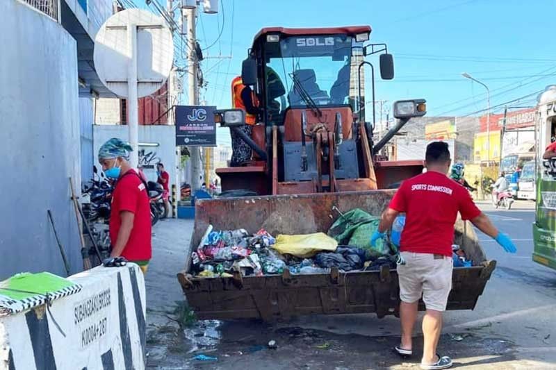 Cebu City youth dared to do 'clean up challenge'