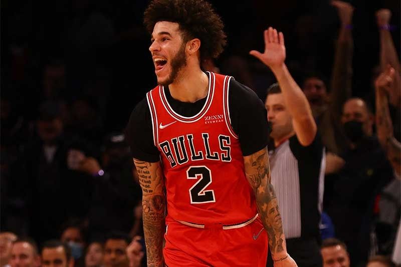 Chicago Bulls - Lonzo Ball is 4/4 from three in the first