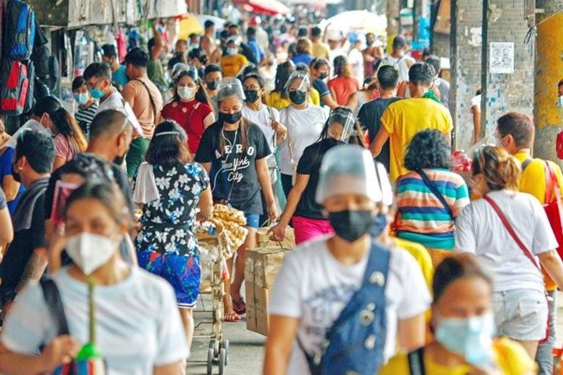 Hawaan ng COVID-19 sa Metro Manila, bumaba pa sa 0.35