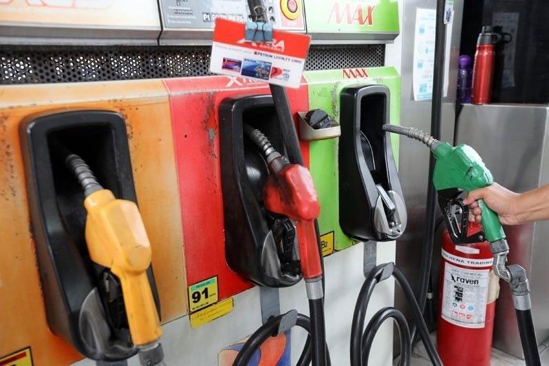 Large oil price rollback: Gasoline, diesel prices down