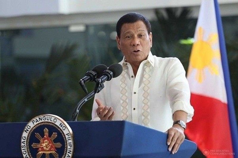 Duterte akan membahas transfer kekuasaan selama KTT demokrasi