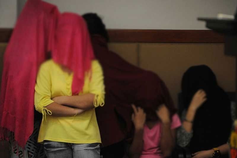 Prostitution den sa Baguio ni-raid: 10 bebot nasagip