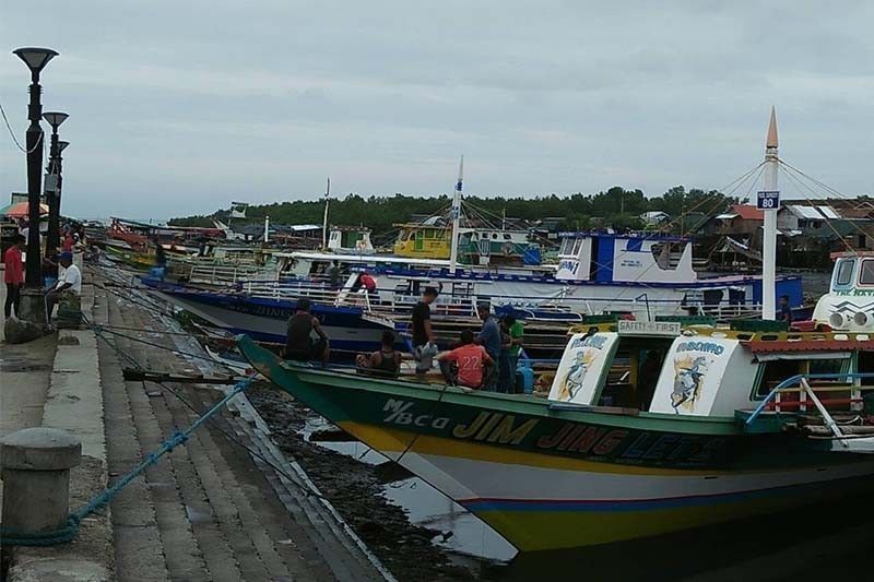 Pila ng mga sasakyan, umabot sa 6-km Higit 1,000 pasahero stranded sa Sorsogon