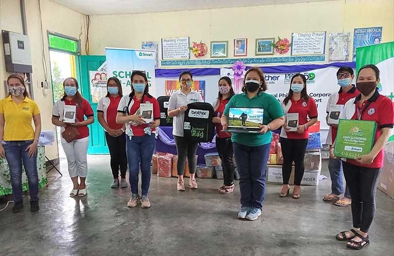 Empowering more learners in 2021 with PLDT, Smart's resilient education programs