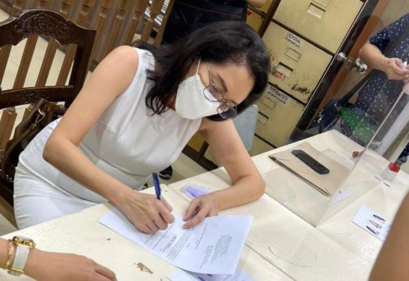 Hontiveros posts bail in wiretapping case over ex-SOJ Aguirre's text messages