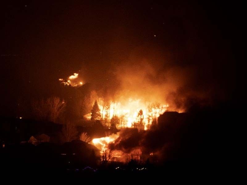 Hundreds of homes feared lost in Colorado wildfires