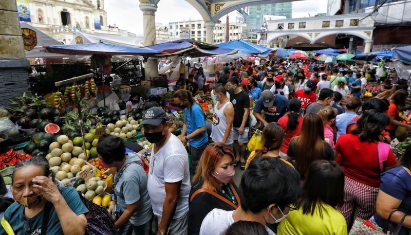 Walikota Metro Manila bergerak untuk menahan peningkatan COVID-19, kemungkinan penyebaran Omicron