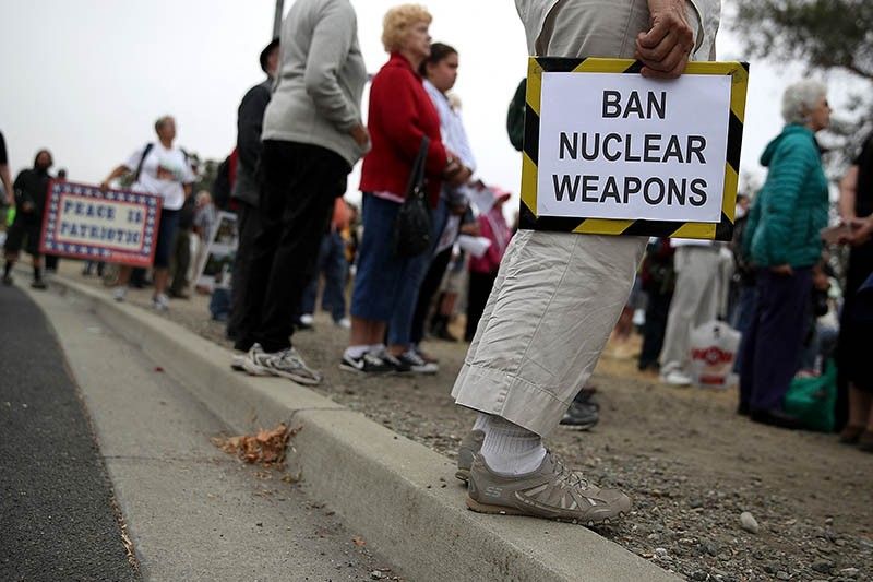 World powers make rare pledge to prevent nuclear weapons spread