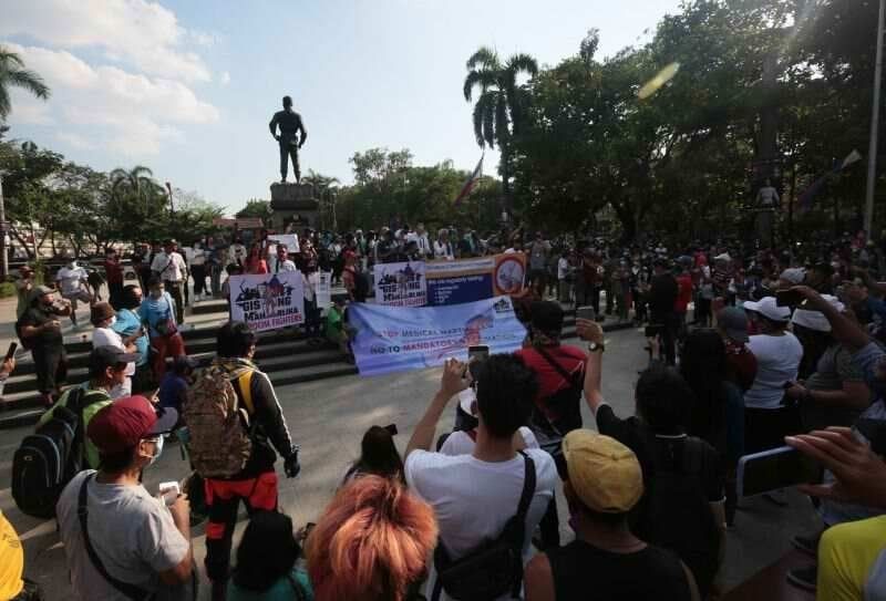 6 anti-vaxx protesters arestado sa paglabas nang walang face mask, bakuna