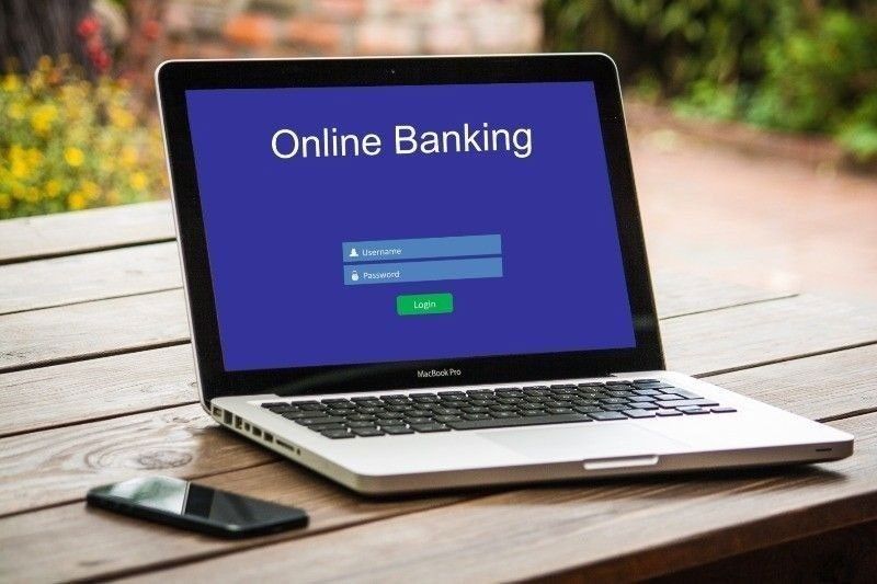 House panel OKs bill regulating online banking, e-wallet