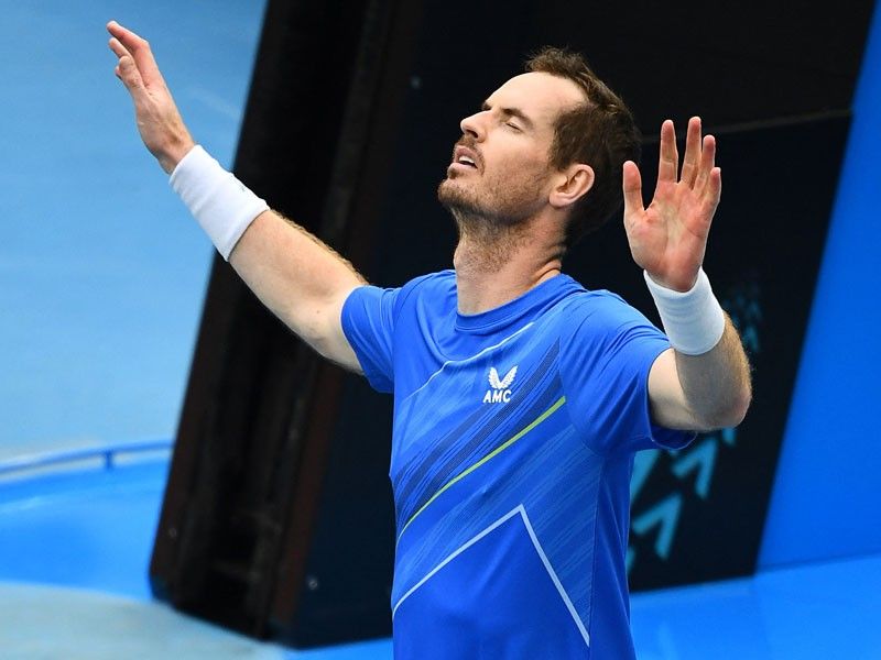 Murray wins five-set thriller on return to Australian Open