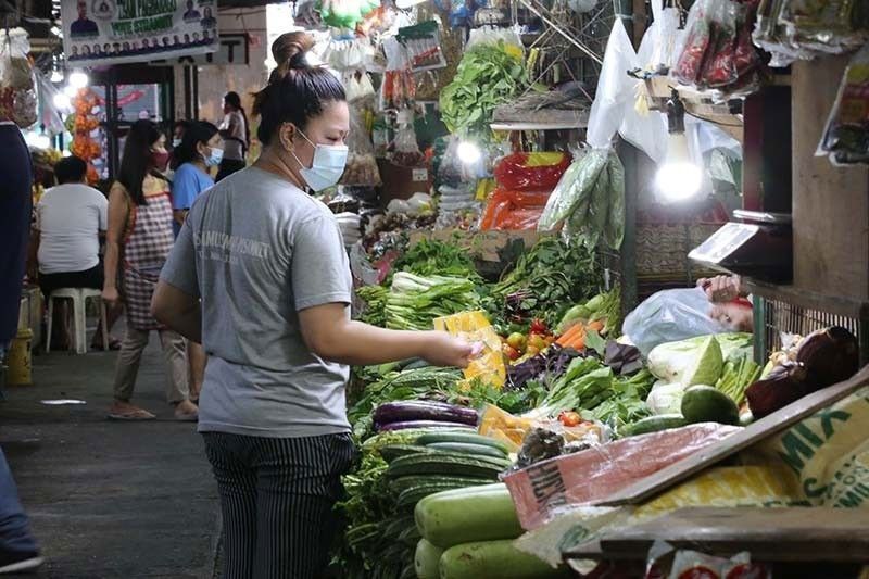 Pagbabakuna sa market vendors sa Quezon City, mas pinaigting