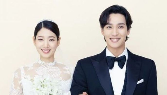 Industry insiders point out similarities between Park Shin Hye & Choi Tae  Joon in light of their marriage news