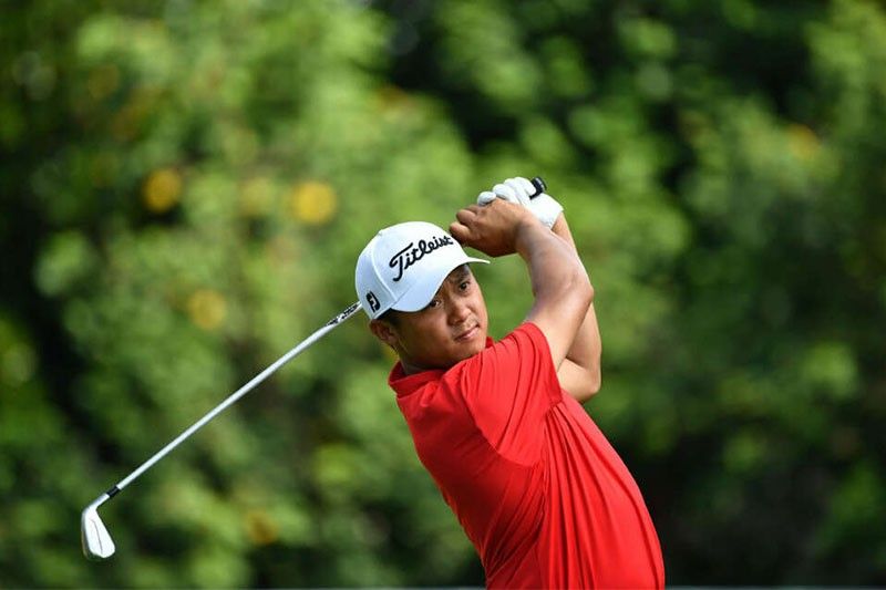 Delos Santos wavers with 74, ends up joint 14th as Thai cruises