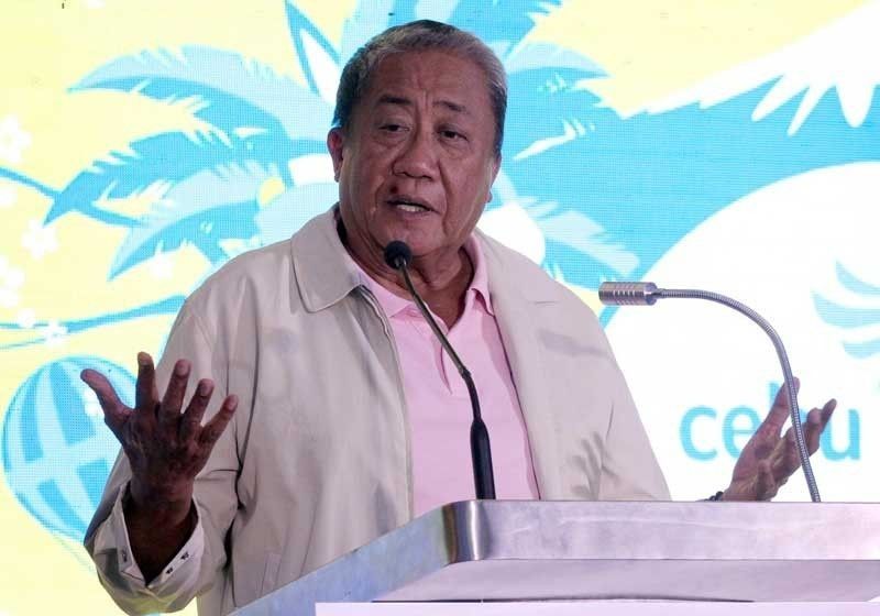 Tugade, isang ideal government worker â�� Duterte