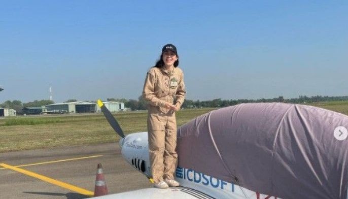 Belgian teen makes history becoming youngest woman to fly around the world