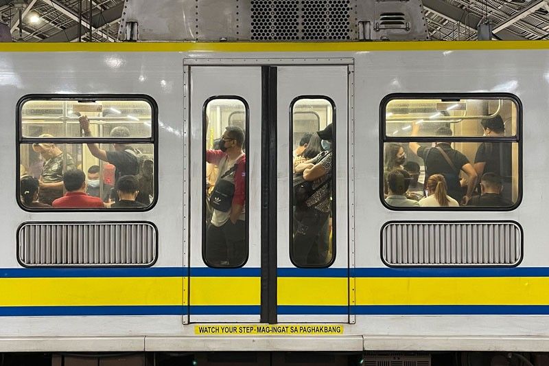 DOTr: Fewer train commuters infected