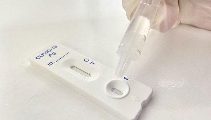 2 held for selling COVID-19 test kits