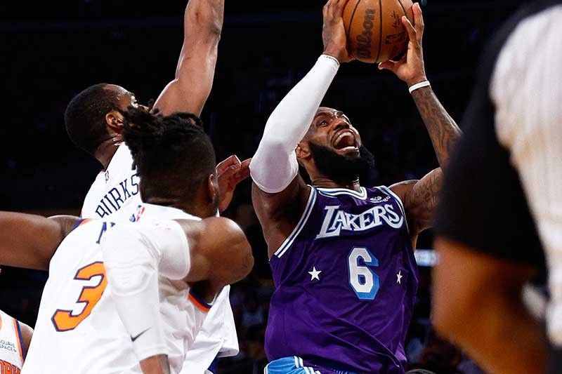 Lakers edge Knicks in overtime as LeBron returns