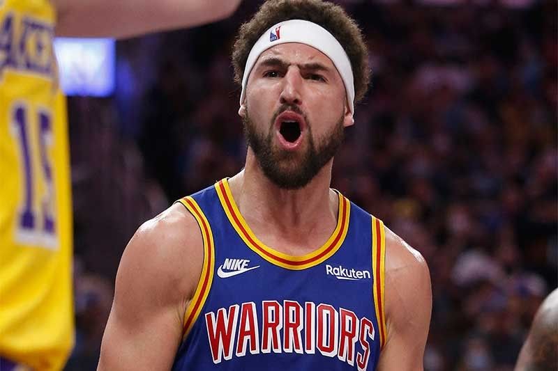 Klay Thompson, Warriors hold off Lakers 117-115