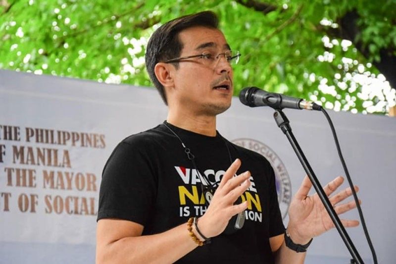 Isko Moreno visits late mother’s Visayas hometown