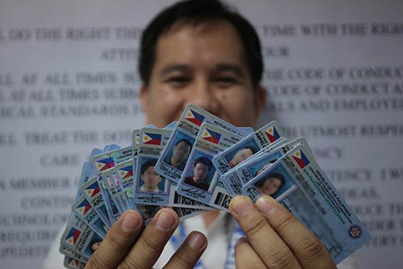 LTO to issue plastics license cards; extends validity of some licenses