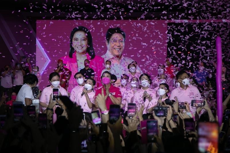 'Gobyernong Tapat': A look at Robredo's platform and the people around her
