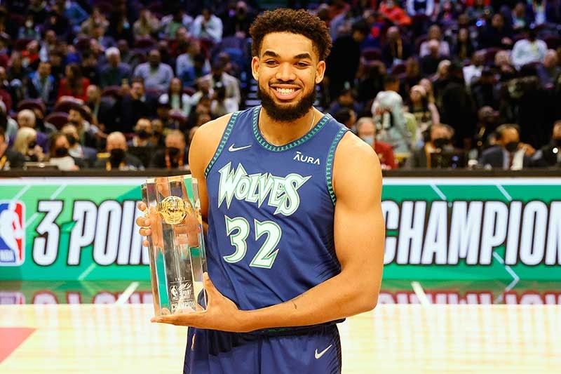 Karl-Anthony Towns wins three-point contest, Toppin earns NBA dunk title