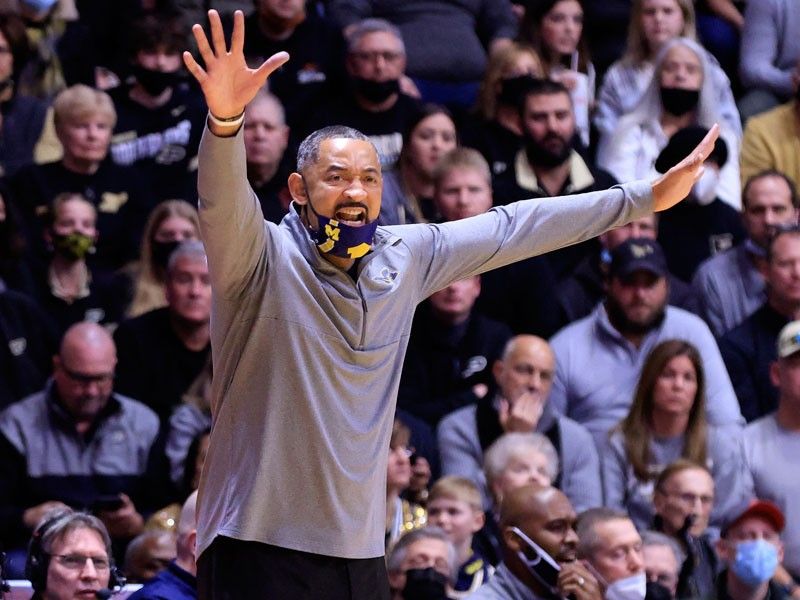 College coach and ex-NBA player Juwan Howard suspended 5 games for hitting rival assistant