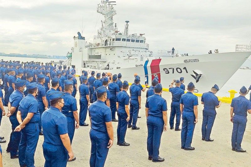 Largest PCG response ship arrives in Manila | Philstar.com