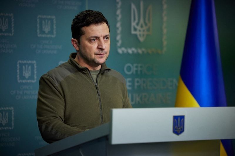 Ukraine warns Russia to 'storm' Kyiv as West sanctions Putin