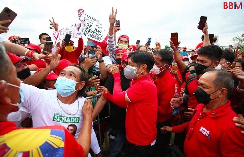 Marcos nag-sorry dahil Sara Duterte wala sa Abra rally; Isko-Sara campaign umarangkada