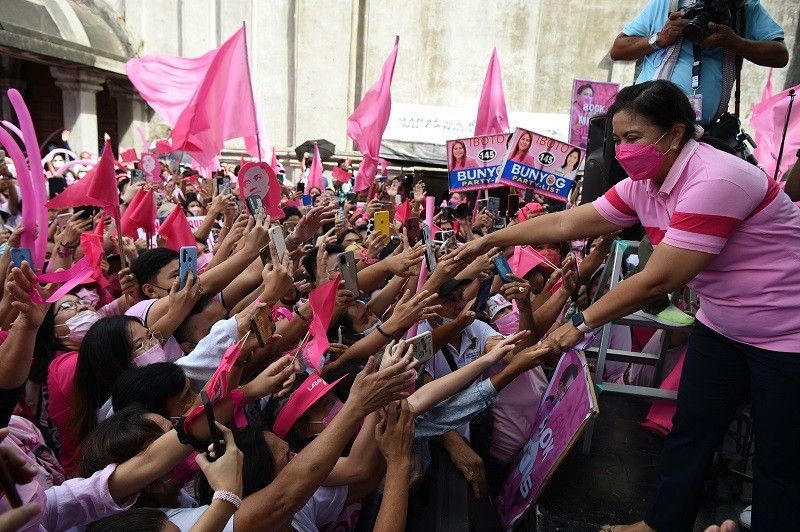 300 San Beda teachers Leni-Kiko tandem inendorso, kahit eskwela alma mater ni Duterte