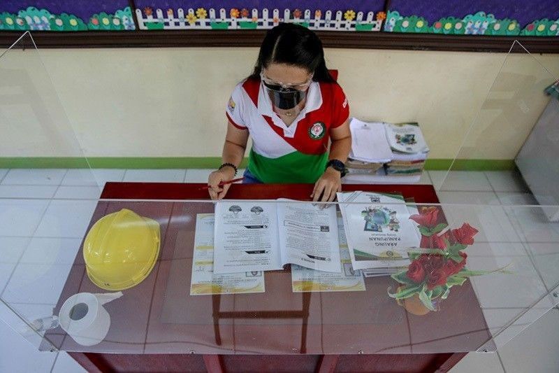 LGUs urged: Let schools hold face-to-face classes - Vimarsana News