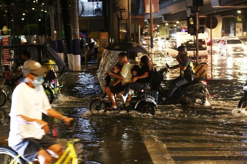 MMDA nais panatilihin 'mandatory face mask' kahit Alert Level 0 ipataw