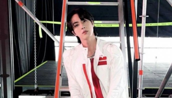 Fans fall in love with #Jin's vocals and visuals after #BTS's concerts in Las  Vegas