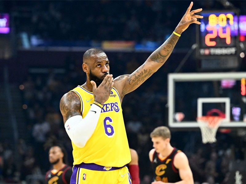 LeBron posts triple-double as Lakers dismount Cavs