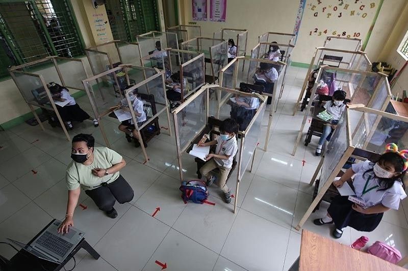 1,090 Central Visayas, Caraga schools resume face-to-face classes