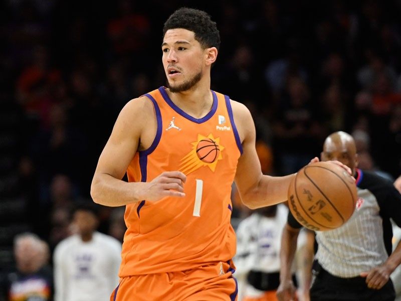 Booker drops 49 as Suns win to clinch NBA-best mark, home playoff edge