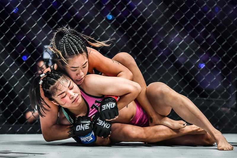 New mom Angela Lee extends reign as ONE atomweight queen, submits Stamp Fairtex
