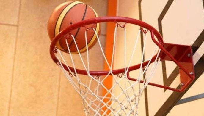 Cards trip Generals; Chiefs nip Stags