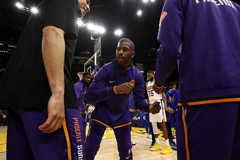 Suns menggagalkan upaya Warriors untuk langsung berlabuh di playoff NBA