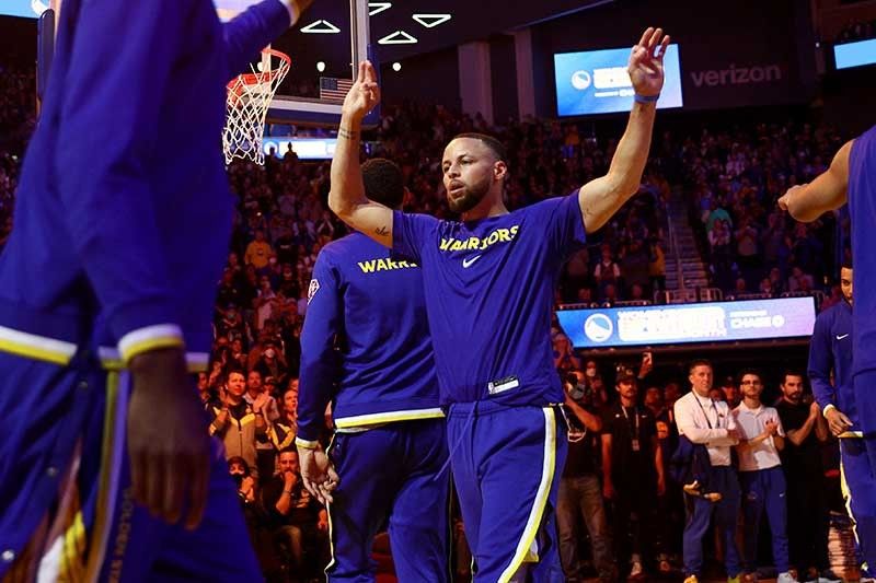 Warriors confirm Curry won't return before NBA playoffs