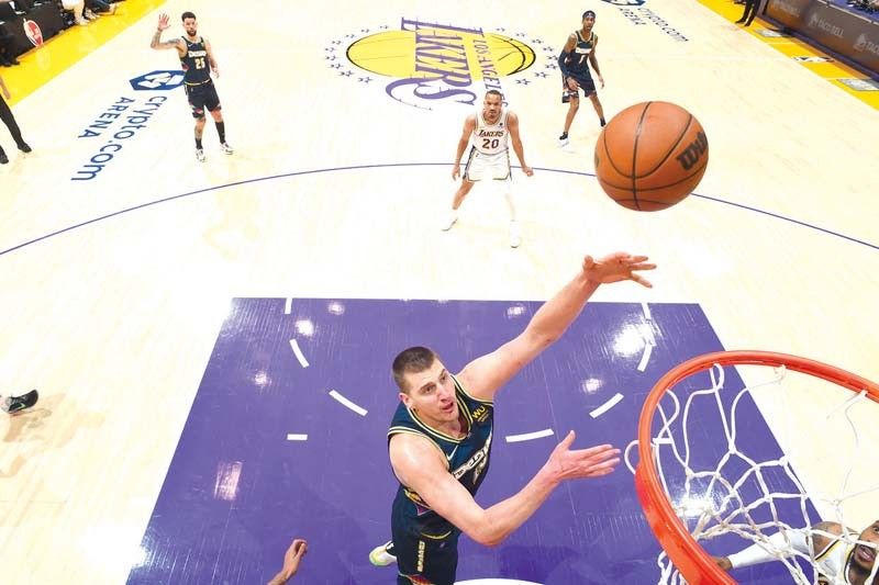 Lakers, LeBron hapit na matagak human gilampornas sa Nuggets